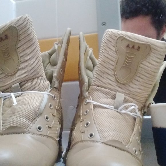 5.AA desert storm combat boots - Picture 1 of 1